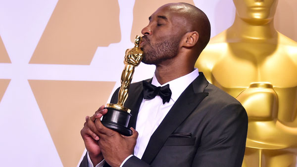 Kobe Bryant gây tranh cãi khi nhận giải Oscar