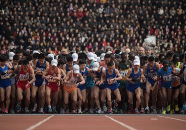 Hàng trăm du khách đến Bình Nhưỡng tham gia cuộc thi marathon