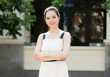 Hoa hậu Mai Phương tái xuất xinh đẹp sau 16 năm đăng quang