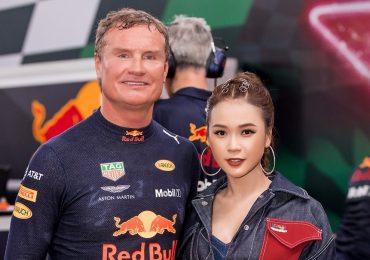 Sam quyến rũ bên ‘tay đua huyền thoại F1’ David Coulthard