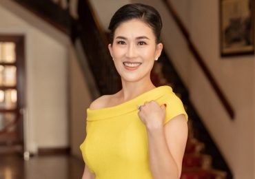 Fashionista trung thành với Vũ Ngọc & Son từng là tiếp viên hàng không 14 năm