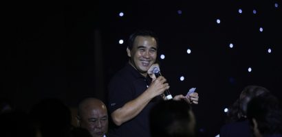 MC Quyền Linh rớt nước mắt tại đêm Gala ‘Tiếp sức hồi sinh’