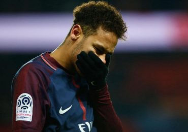 Neymar van xin về lại Barca: Lời hối hận muộn màng?