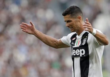 Ronaldo, Van Persie và những cầu thủ lao đao vì cáo buộc hiếp dâm