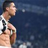 Pha vén áo của Ronaldo được chú ý nhiều hơn bàn thắng