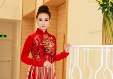 Hoa hậu Sương Đặng rạng rỡ trong áo dài của NTK Nhật Dũng