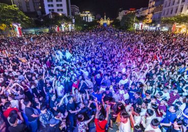 Hơn 50.000 người dân đón năm mới tại phố đi bộ Nguyễn Huệ Tp.HCM