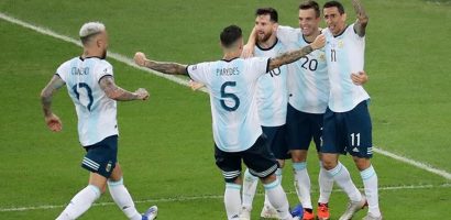 Messi gây ngạc nhiên vì hát quốc ca Argentina