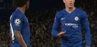 Tiền vệ Chelsea bị chỉ trích vì giành đá 11 m và sút hỏng