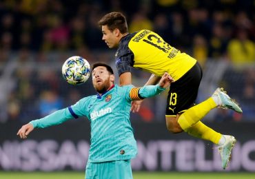 Messi nhạt nhòa trong ngày Barca gặp khó trước Dortmund