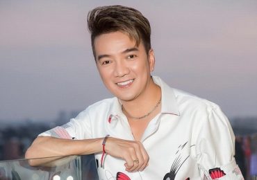 Đàm Vĩnh Hưng mặc nổi bật đi chấm casting show diễn của NTK Tuấn Trần