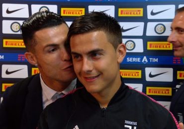 Ronaldo hôn má Dybala sau chiến thắng trước Inter