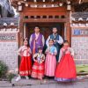 Hải Triều diện hanbok, đẹp không thua kém trai Hàn