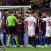 Bố trí hàng rào kín kẽ, Sevilla vẫn không ngăn được Messi
