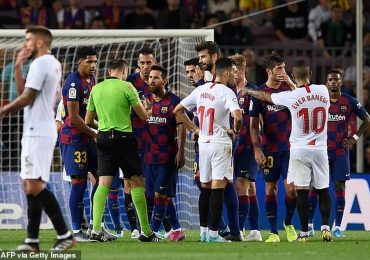 Bố trí hàng rào kín kẽ, Sevilla vẫn không ngăn được Messi