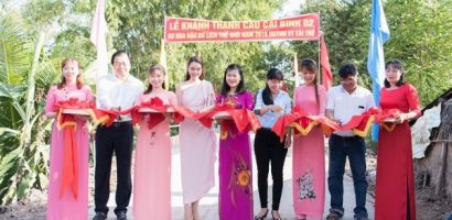 Hoa hậu du lịch thế giới 2018 Huỳnh Vy quyên góp xây cầu tại quê nhà