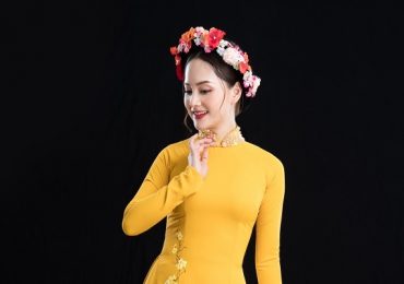 Diễn viên Lan Phương khoe dáng mảnh mai với tà áo dài