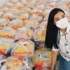 Á hậu Kim Duyên trao 300 phần quà cho người dân nghèo tại Tp.HCM