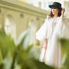 Hoa hậu Hằng Nguyễn tự phối đồ chụp ảnh street style