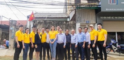 Hoa hậu Khánh Vân thăm gia đình nạn nhân chất độc da cam tại Vinh