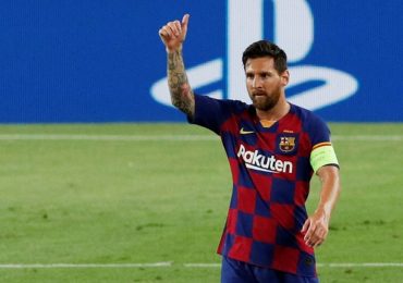 Messi bỏ xa Ronaldo khi giúp Barca vào tứ kết Champions League