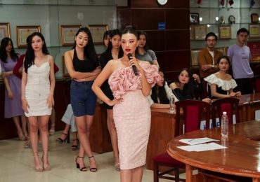 Á hậu Kim Duyên huấn luyện các thí sinh ‘Miss Hutech 2021’