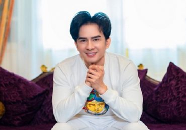 Ca sĩ Đan Trường mong hết dịch để trở về Việt Nam hát tặng khán giả
