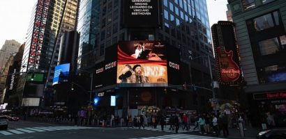 ‘Tiktok Rollie’ của Urban Fu$e xuất hiện tại quảng trường Times Square (Mỹ)