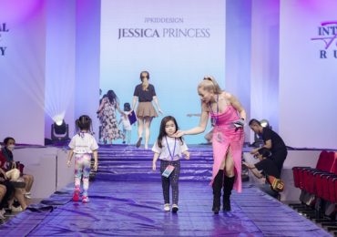 Cận cảnh sân khấu tiền tỷ trong show thời trang International Fashion Runway 2022