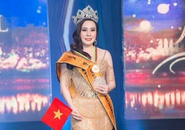 Phan Kim Oanh lộng lẫy đăng quang Mrs Grand International 2022