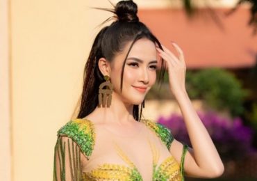 Hoa hậu Phan Thị Mơ diện váy xẻ gợi cảm