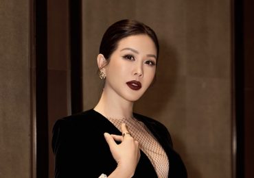 Siêu mẫu Hà Anh hướng dẫn hoa hậu Thu Hoài catwalk