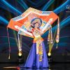 Thí sinh Miss Grand Vietnam 2023 kiêu sa trong thiết kế lấy cảm hứng từ Pháp lam Huế