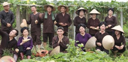 Dàn cast ‘La cà hát ca’ một ngày làm nông dân, trải nghiệm cuộc sống lao động thường nhật tại làng Diềm