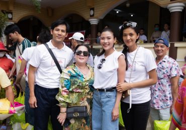 Thúy Diễm, Thanh Thức đồng hành cùng NTK Đinh Văn Thơ từ thiện tại Bình Định