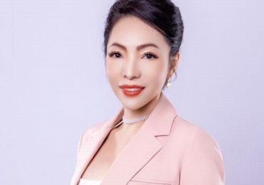 Tiến sĩ, bác sĩ Nguyễn Vân truyền cảm hứng về lối sống hạnh phúc cho thí sinh Hoa hậu Sinh viên Hòa bình Việt Nam