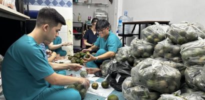 Hơn 500 kg cam sành của bà con miền Tây được một doanh nghiệp Việt ‘giải cứu’