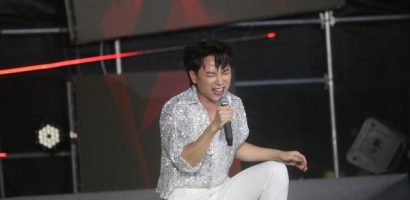 Trúc Nhân bất chấp hát tặng cho 35.000 khán giả tại Đà Lạt vì quá dễ thương