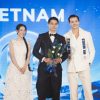 Tuấn Ngọc cùng dàn thí sinh Mr World 2024 nhận bảng tên đại diện quốc gia