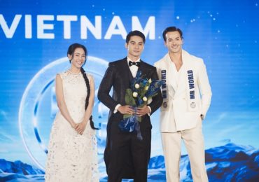 Tuấn Ngọc cùng dàn thí sinh Mr World 2024 nhận bảng tên đại diện quốc gia