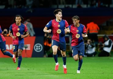 Hai bộ mặt Barca của Hansi Flick: Bùng nổ và mong manh