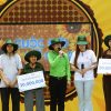 Á hậu Phương Anh, diễn viên Tuấn chi tiền túi mua bò gửi tặng hoàn cảnh khó khăn