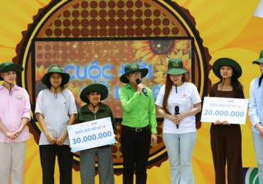 Á hậu Phương Anh, diễn viên Tuấn chi tiền túi mua bò gửi tặng hoàn cảnh khó khăn