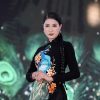 Trang Trần tái xuất catwalk trong show áo dài của NTK Minh Châu