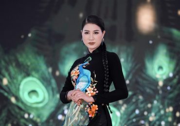 Trang Trần tái xuất catwalk trong show áo dài của NTK Minh Châu