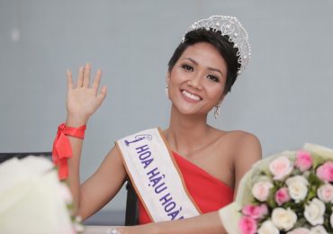 Hoa hậu H’Hen Niê lần đầu thử sức làm MC trong ngày 8/3