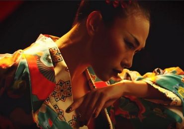 Ca sĩ Mỹ Tâm hóa geisha, táo bạo khoe lưng trần trong MV mới