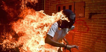 ‘Ngọn đuốc sống Venezuela’ đoạt giải ảnh báo chí của năm