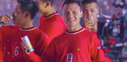 Vì sao Quang Hải mặc áo nhái U23 Việt Nam quảng cáo bia?