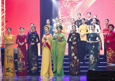 Trương Thị May diễn vedette áo dài trong liveshow để đời của danh ca Hương Lan